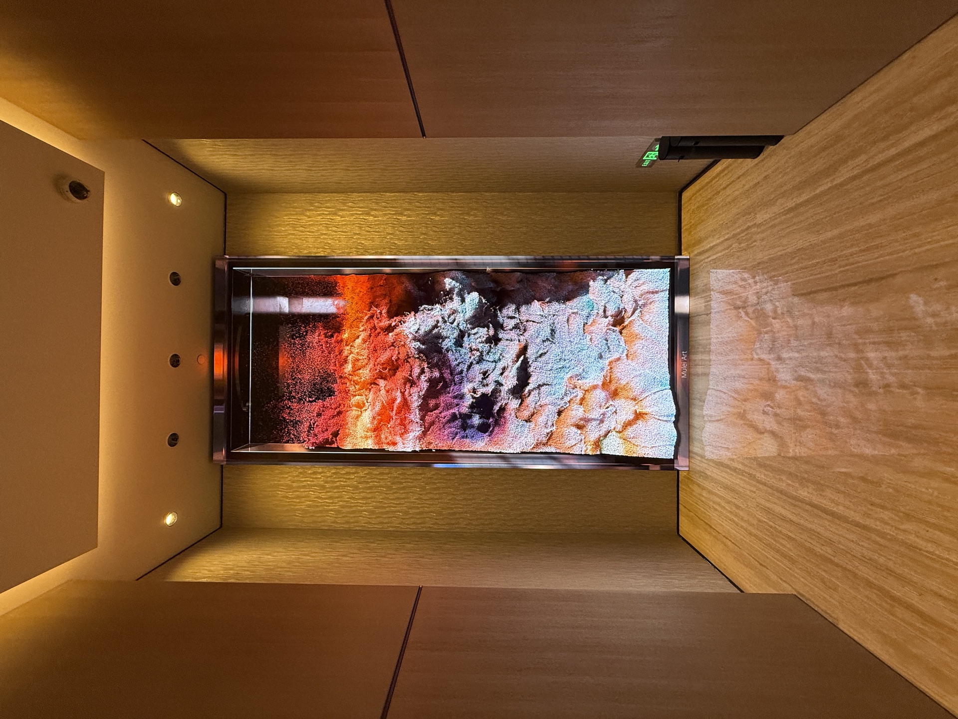 LED Shelf-Edge & Stretched Bar Display